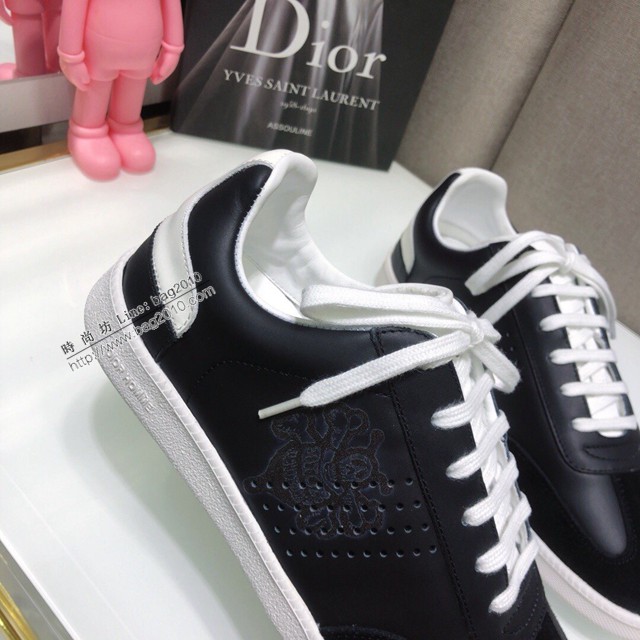 Dior明星同款平底圓頭運動鞋 迪奧2021春夏最新情侶款系帶休閒小白鞋 CD字母logo小蜜蜂印花拼色德訓鞋 dx3512